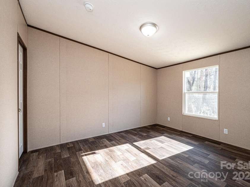 3553 33rd Street Drive, Hickory, NC 28601.  MLS# CAR4204793, YatesRealty ID 7873. 