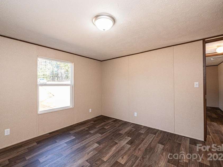 3553 33rd Street Drive, Hickory, NC 28601.  MLS# CAR4204793, YatesRealty ID 7873. 