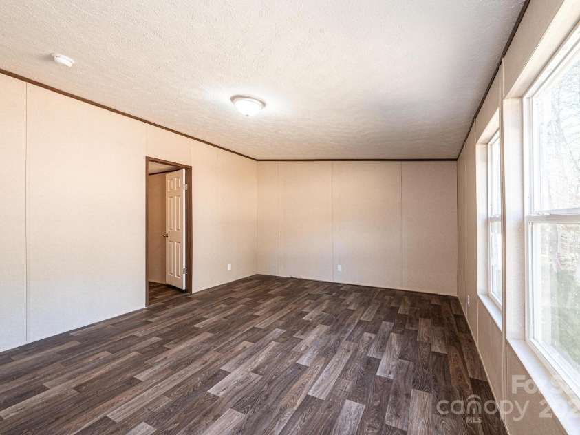 3553 33rd Street Drive, Hickory, NC 28601.  MLS# CAR4204793, YatesRealty ID 7873. 