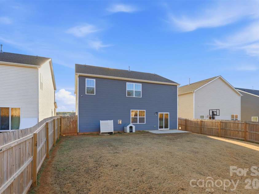 8232 Kennesaw Drive, Gastonia, NC 28056.  MLS# CAR4334285, YatesRealty ID 7873. Fully Fenced Back Yard