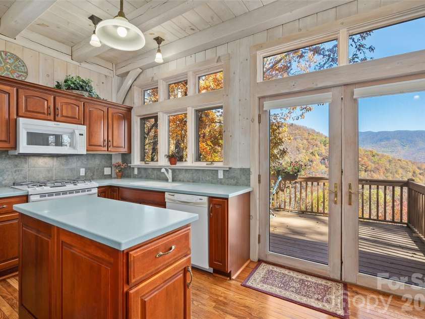 33 Great Aspen Way, Black Mountain, NC 28711.  MLS# CAR4321189, YatesRealty ID 7875. 