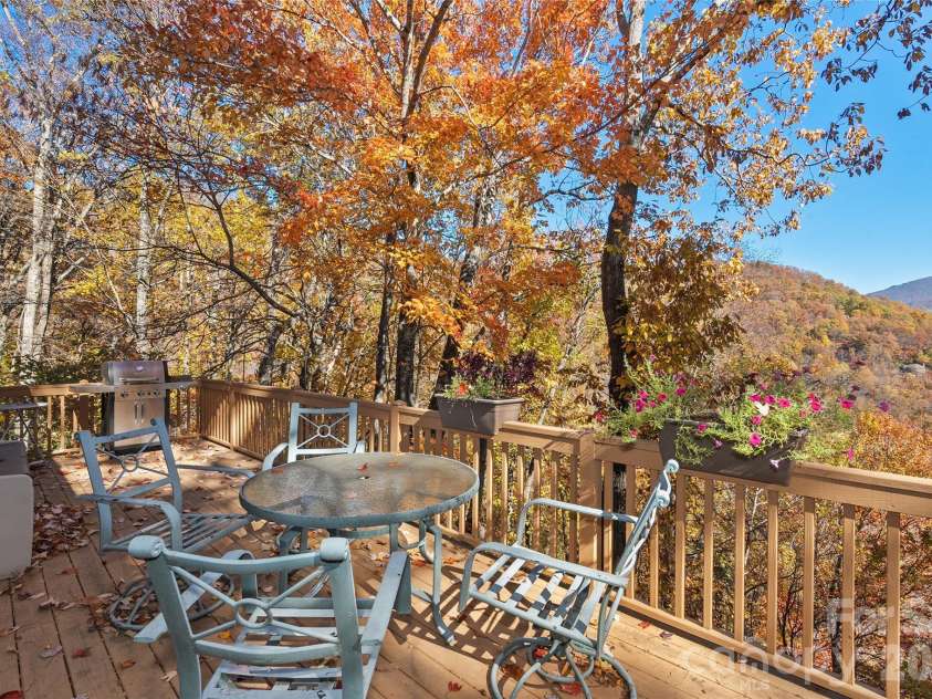 33 Great Aspen Way, Black Mountain, NC 28711.  MLS# CAR4321189, YatesRealty ID 7875. 