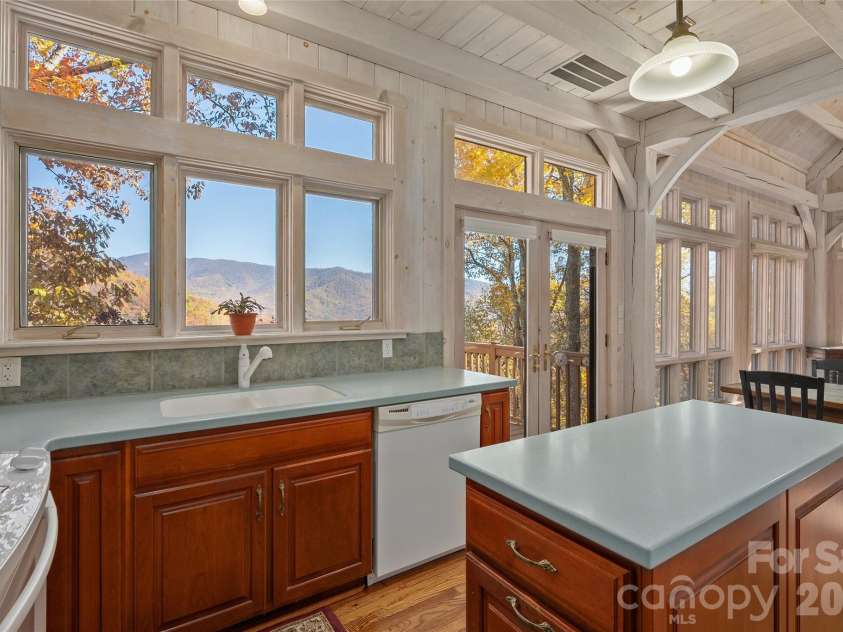 33 Great Aspen Way, Black Mountain, NC 28711.  MLS# CAR4321189, YatesRealty ID 7875. 
