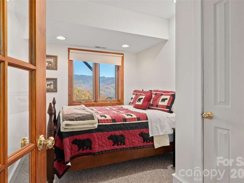 33 Great Aspen Way, Black Mountain, NC 28711.  MLS# CAR4321189, YatesRealty ID 7875. 