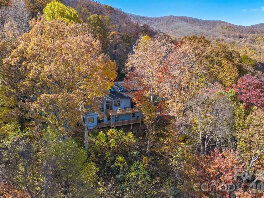 33 Great Aspen Way, Black Mountain, NC 28711.  MLS# CAR4321189, YatesRealty ID 7875. 