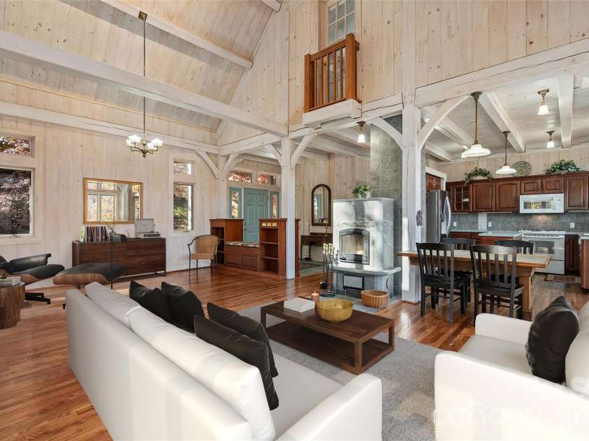 33 Great Aspen Way, Black Mountain, NC 28711.  MLS# CAR4321189, YatesRealty ID 7875. Virtually Stage
