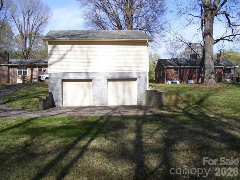 2402 Brantley Road, Kannapolis, NC 28083.  MLS# CAR4359630, YatesRealty ID 7877. 