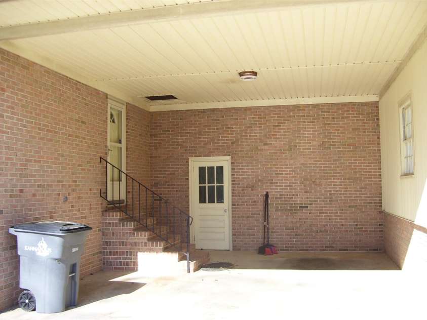 2402 Brantley Road, Kannapolis, NC 28083.  MLS# CAR4359630, YatesRealty ID 7877. 