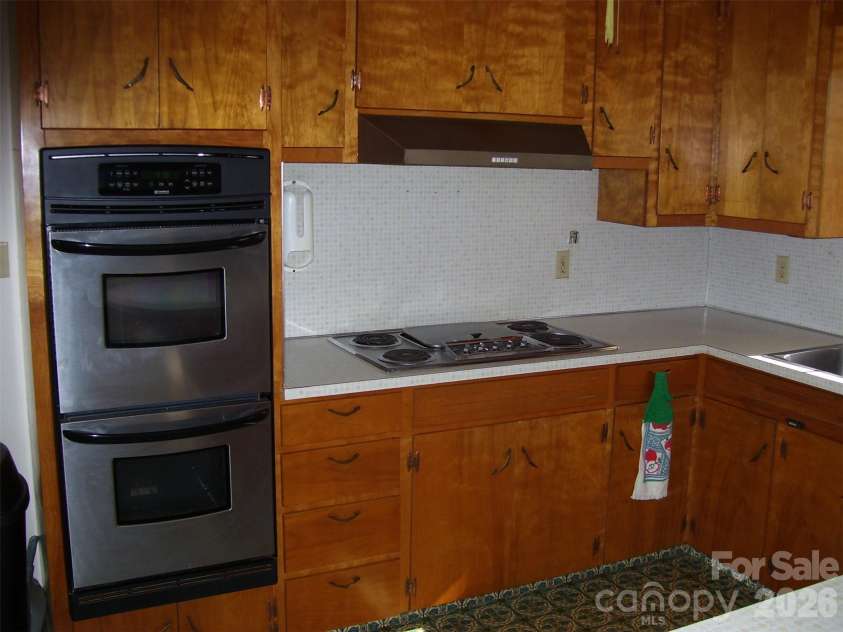 2402 Brantley Road, Kannapolis, NC 28083.  MLS# CAR4359630, YatesRealty ID 7877. 