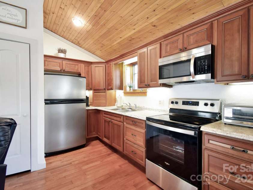 163 Black Pine Road, Newland, NC 28657.  MLS# CAR4221789, YatesRealty ID 788. Updated Kitchen