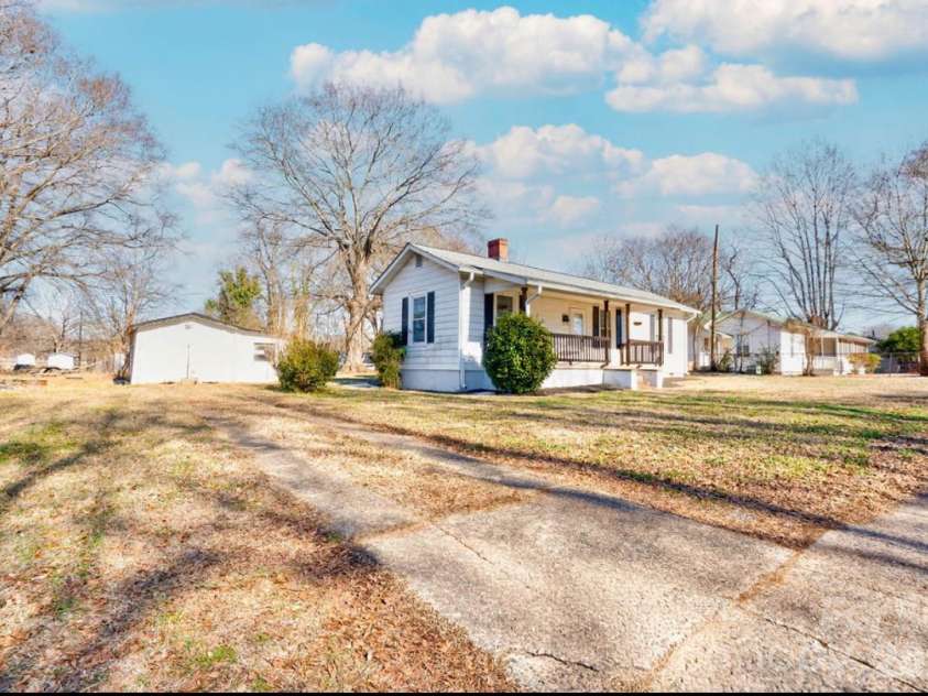 403 Whitener Street, Shelby, NC 28152.  MLS# CAR4341963, YatesRealty ID 7880. 