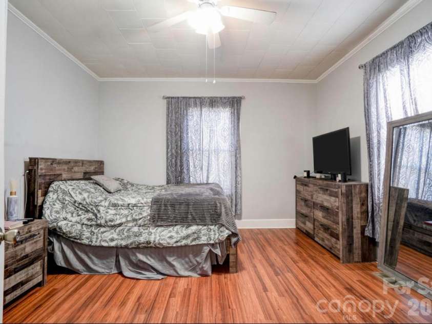 403 Whitener Street, Shelby, NC 28152.  MLS# CAR4341963, YatesRealty ID 7880. 