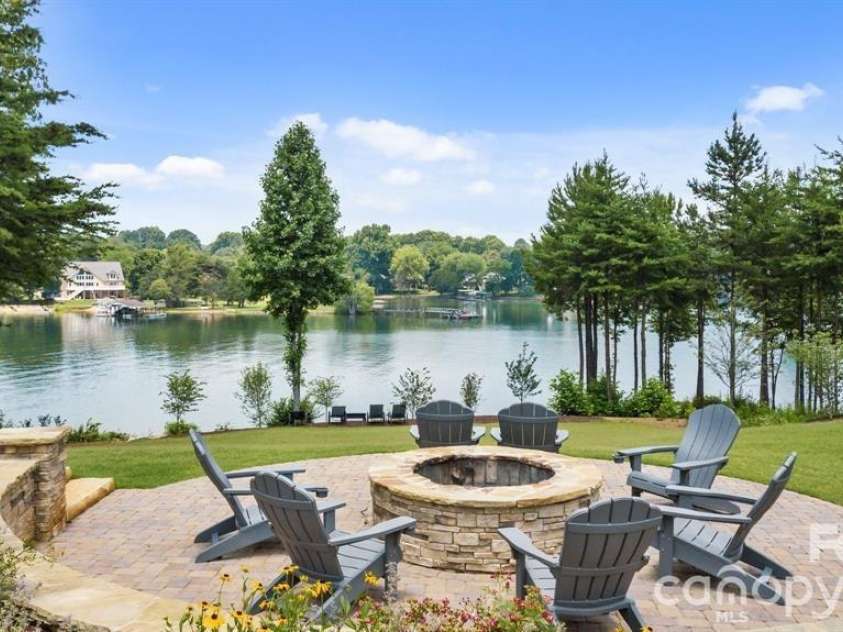 146 Beacon Drive, Mooresville, NC 28117.  MLS# CAR4355027, YatesRealty ID 7881. 