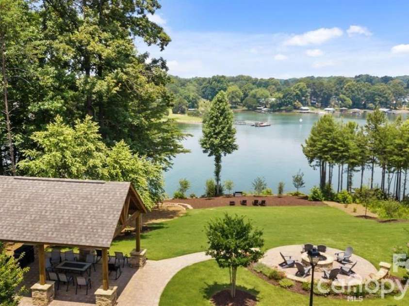 146 Beacon Drive, Mooresville, NC 28117.  MLS# CAR4355027, YatesRealty ID 7881. 