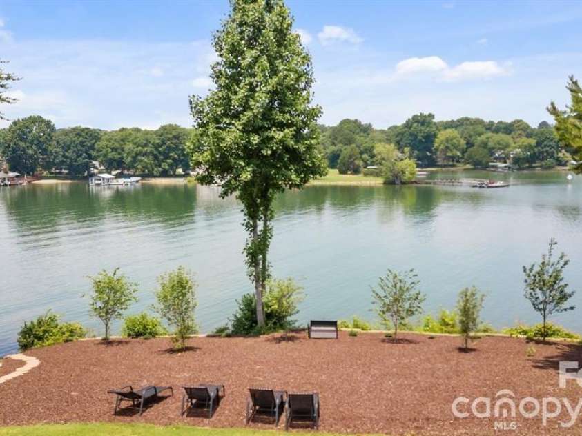 146 Beacon Drive, Mooresville, NC 28117.  MLS# CAR4355027, YatesRealty ID 7881. 