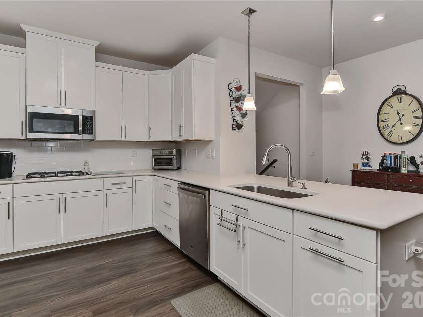 146 Beacon Drive, Mooresville, NC 28117.  MLS# CAR4355027, YatesRealty ID 7881. 