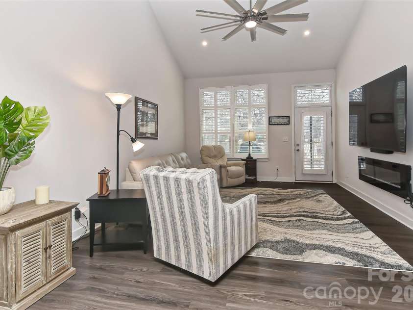 146 Beacon Drive, Mooresville, NC 28117.  MLS# CAR4355027, YatesRealty ID 7881. 