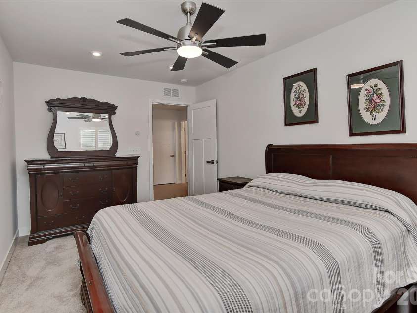 146 Beacon Drive, Mooresville, NC 28117.  MLS# CAR4355027, YatesRealty ID 7881. 