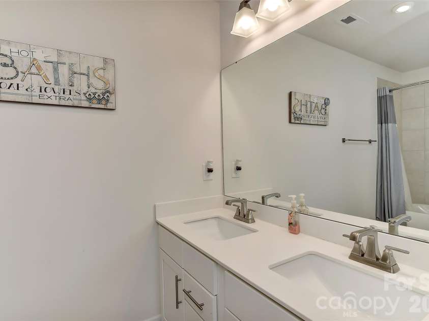 146 Beacon Drive, Mooresville, NC 28117.  MLS# CAR4355027, YatesRealty ID 7881. 