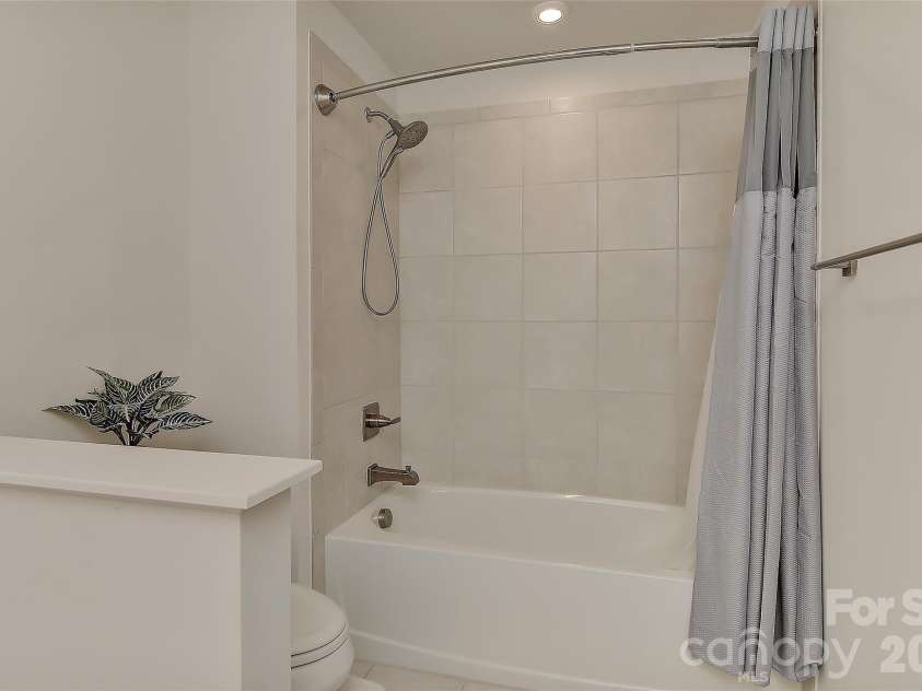 146 Beacon Drive, Mooresville, NC 28117.  MLS# CAR4355027, YatesRealty ID 7881. 