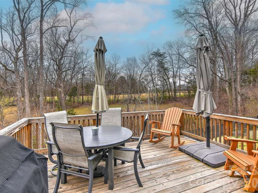 146 Beacon Drive, Mooresville, NC 28117.  MLS# CAR4355027, YatesRealty ID 7881. 