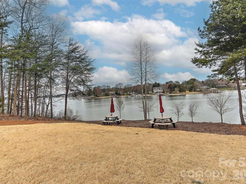 146 Beacon Drive, Mooresville, NC 28117.  MLS# CAR4355027, YatesRealty ID 7881. 