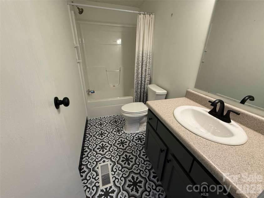 4319 US 64 Highway, Rutherfordton, NC 28139.  MLS# CAR4357254, YatesRealty ID 7882. 