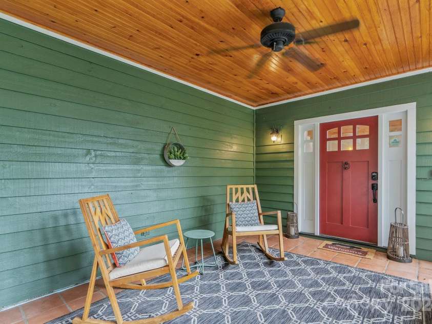 320 Woodland Drive, Swannanoa, NC 28778.  MLS# CAR4199567, YatesRealty ID 7886. 