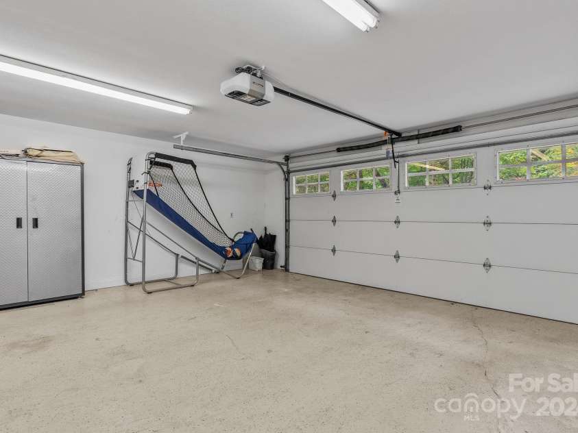 320 Woodland Drive, Swannanoa, NC 28778.  MLS# CAR4199567, YatesRealty ID 7886. 