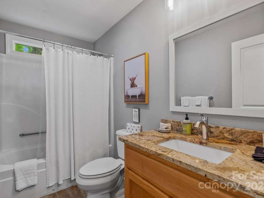 320 Woodland Drive, Swannanoa, NC 28778.  MLS# CAR4199567, YatesRealty ID 7886. 