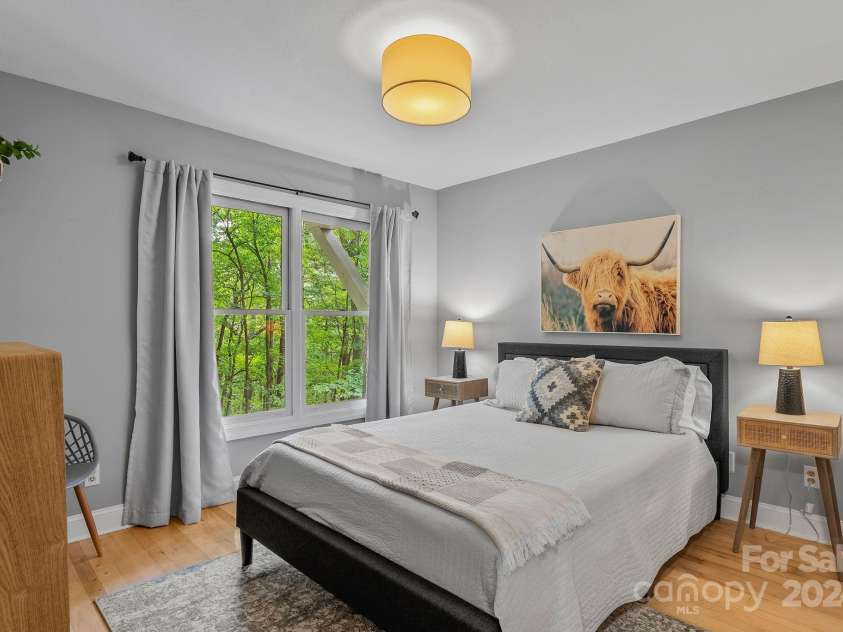 320 Woodland Drive, Swannanoa, NC 28778.  MLS# CAR4199567, YatesRealty ID 7886. 