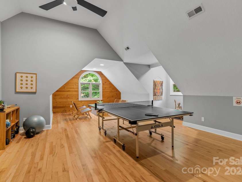 320 Woodland Drive, Swannanoa, NC 28778.  MLS# CAR4199567, YatesRealty ID 7886. 