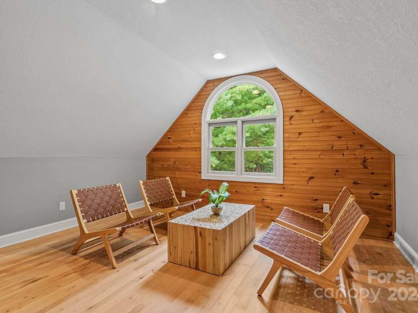 320 Woodland Drive, Swannanoa, NC 28778.  MLS# CAR4199567, YatesRealty ID 7886. 