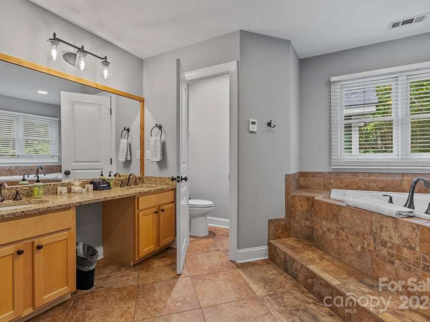 320 Woodland Drive, Swannanoa, NC 28778.  MLS# CAR4199567, YatesRealty ID 7886. 