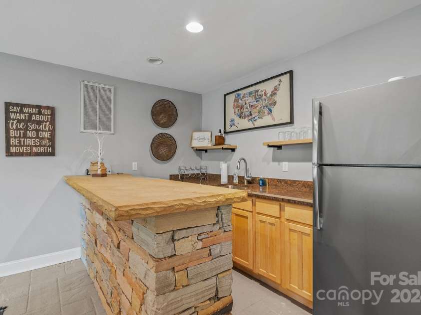 320 Woodland Drive, Swannanoa, NC 28778.  MLS# CAR4199567, YatesRealty ID 7886. 