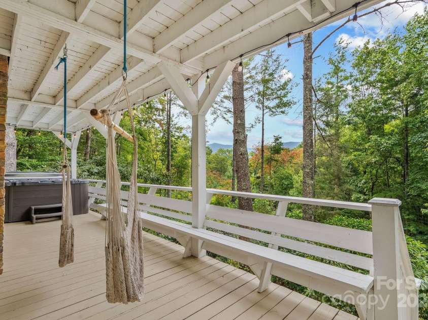 320 Woodland Drive, Swannanoa, NC 28778.  MLS# CAR4199567, YatesRealty ID 7886. 