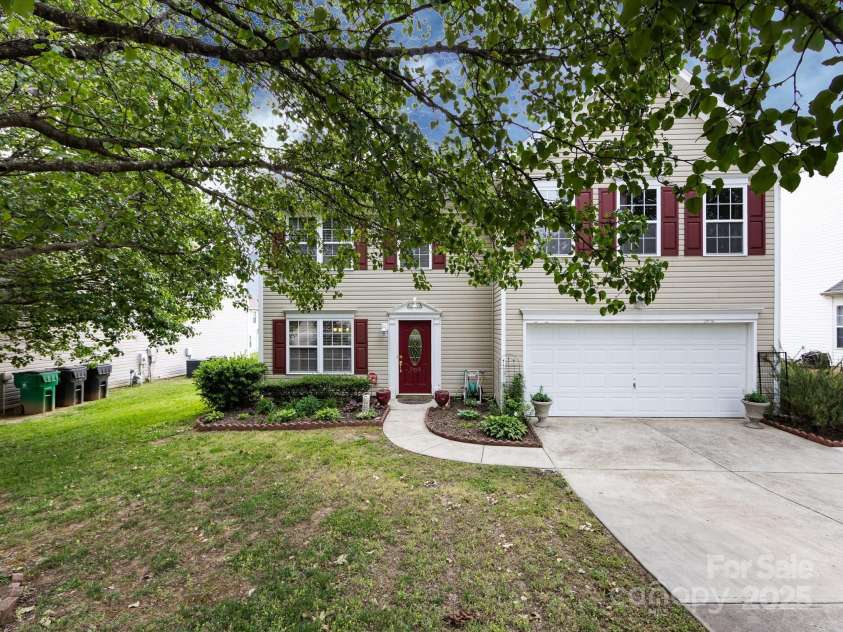 2316 Highland Park Drive, Charlotte, NC 28269.  MLS# CAR4245292, YatesRealty ID 7887. 