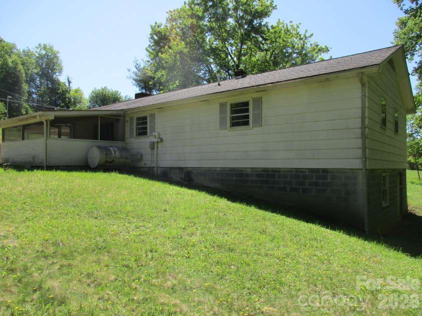225 Davis Road, Crumpler, NC 28617.  MLS# CAR4349380, YatesRealty ID 7889. 
