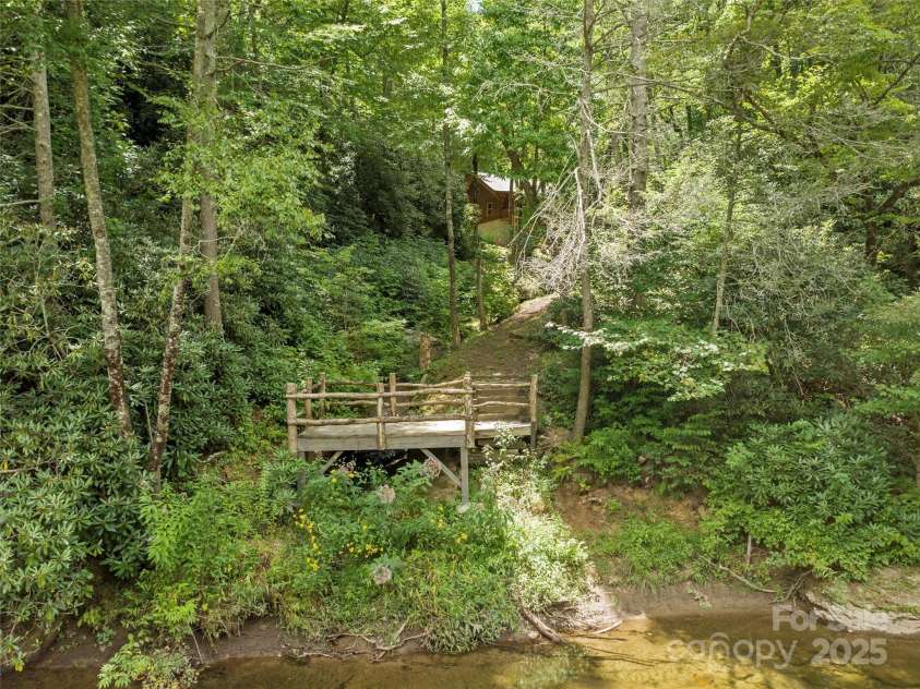 862 Clearwater Lane, Burnsville, NC 28714.  MLS# CAR4164719, YatesRealty ID 789. 