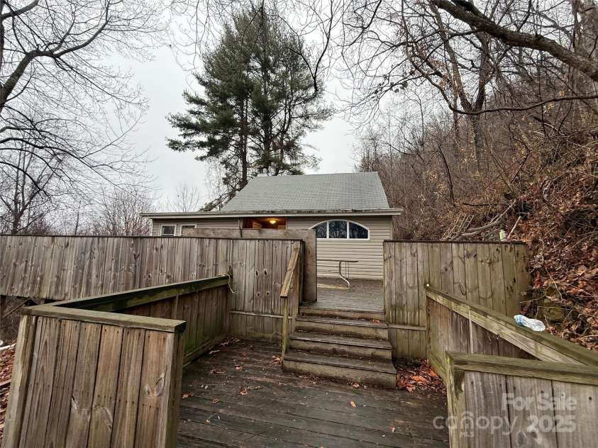 201 Mountain Vista Road, Canton, NC 28716.  MLS# CAR4328176, YatesRealty ID 7890. 