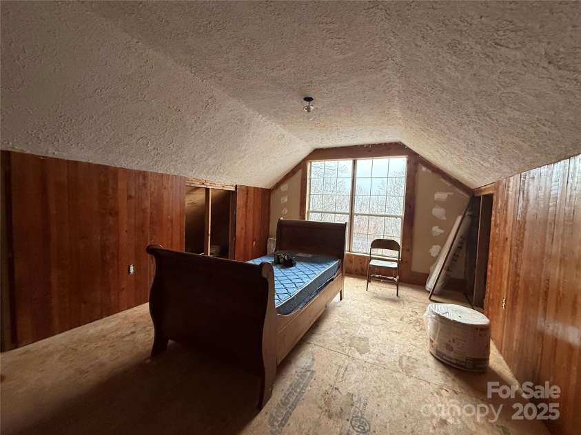 201 Mountain Vista Road, Canton, NC 28716.  MLS# CAR4328176, YatesRealty ID 7890. 
