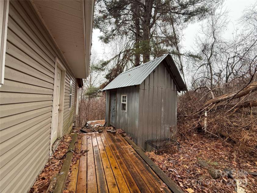 201 Mountain Vista Road, Canton, NC 28716.  MLS# CAR4328176, YatesRealty ID 7890. 