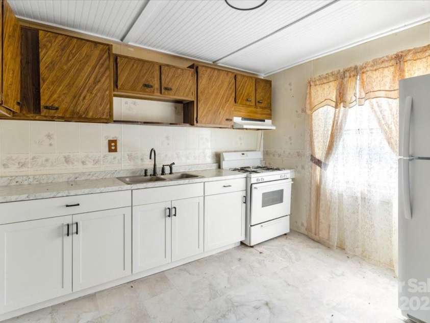 3722/3724 Walnut Creek Road, Marshall, NC 28753.  MLS# CAR4244671, YatesRealty ID 7891. 