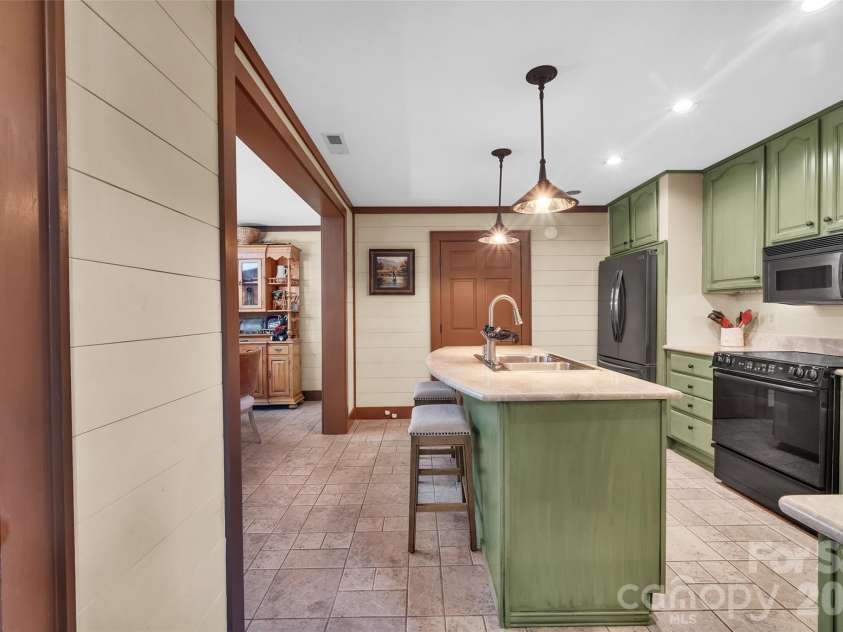 55 Toxaway Shores None, Lake Toxaway, NC 28747.  MLS# CAR4267379, YatesRealty ID 7891. 