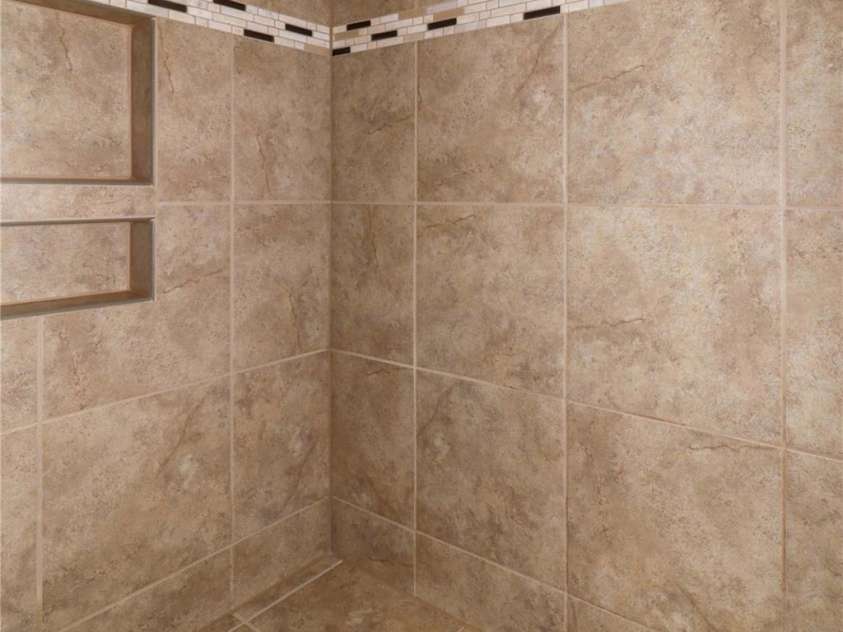 184 Flat Rock Drive, Denver, NC 28037.  MLS# CAR4220616, YatesRealty ID 7892. Toledo beige tile in primary bath