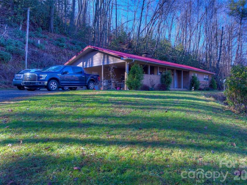 583 Deer Park Lake Road, Spruce Pine, NC 28777.  MLS# CAR4332443, YatesRealty ID 7892. 