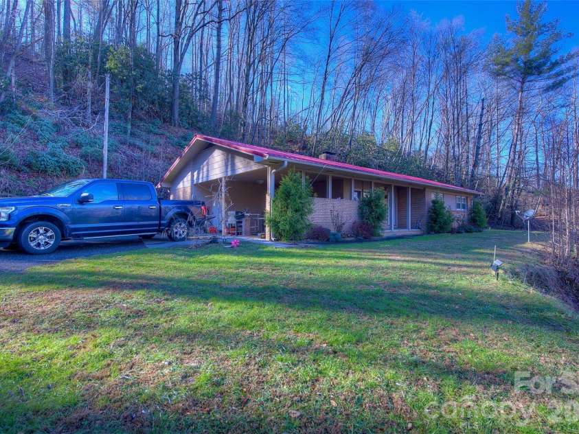 583 Deer Park Lake Road, Spruce Pine, NC 28777.  MLS# CAR4332443, YatesRealty ID 7892. 
