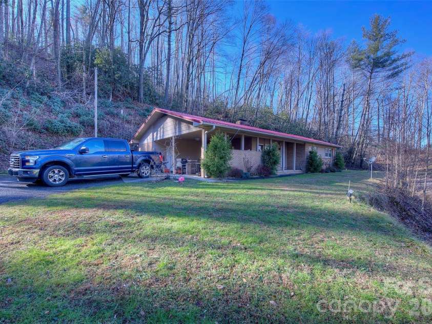 583 Deer Park Lake Road, Spruce Pine, NC 28777.  MLS# CAR4332443, YatesRealty ID 7892. 