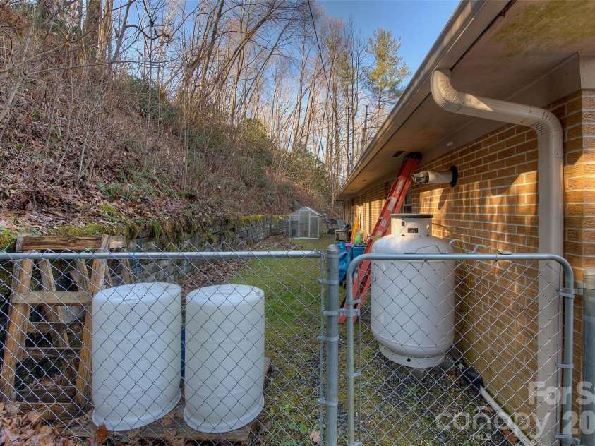 583 Deer Park Lake Road, Spruce Pine, NC 28777.  MLS# CAR4332443, YatesRealty ID 7892. 