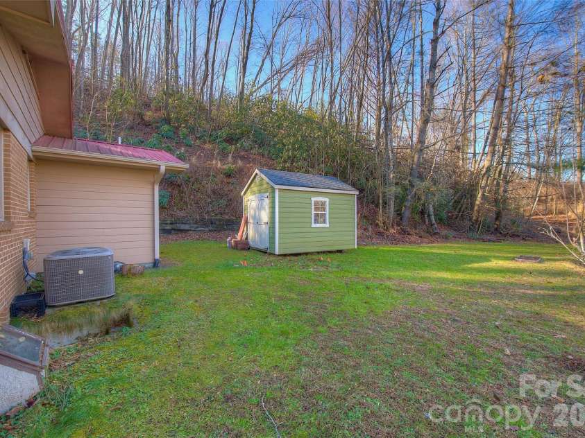 583 Deer Park Lake Road, Spruce Pine, NC 28777.  MLS# CAR4332443, YatesRealty ID 7892. 